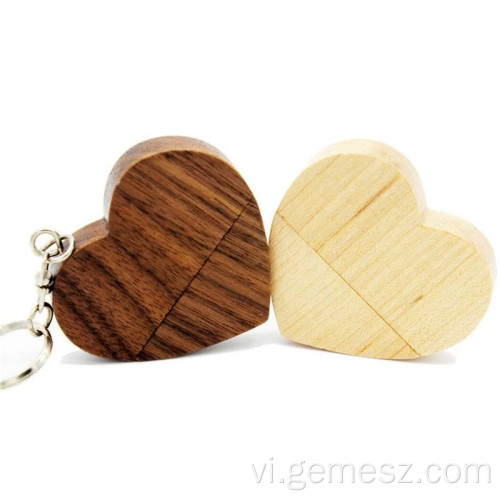 Biểu trưng tùy chỉnh miễn phí Ổ đĩa flash trái tim tình yêu bằng gỗ